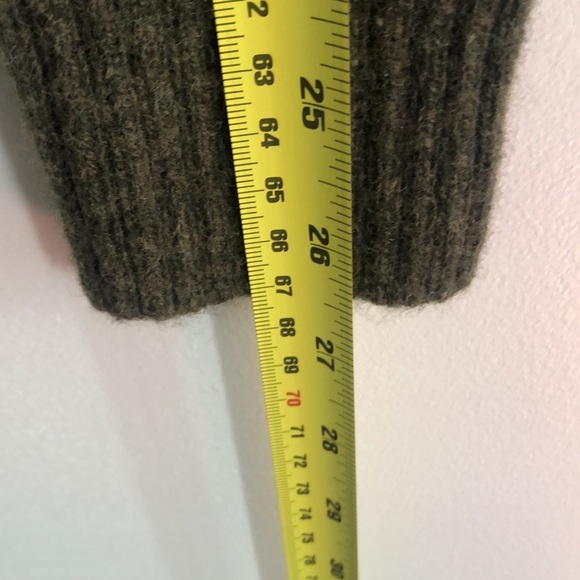 Black  Brown 1826 lambs wool blend forest green size S - M V neck Pul… - Picture 8 of 8